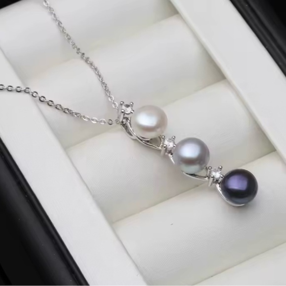 New .925 Sterling  (Tri-colored) Pearl and Diamond Necklace